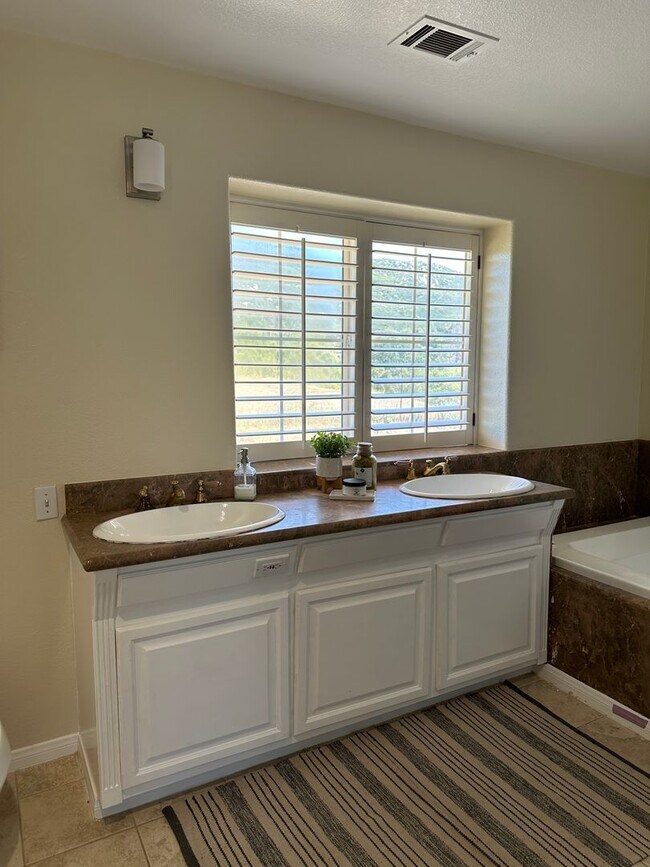 Building Photo - Secluded & Gated 10 Acre Jamul Property w/ 3 Bedroom, 3 Bathroom House and Pond