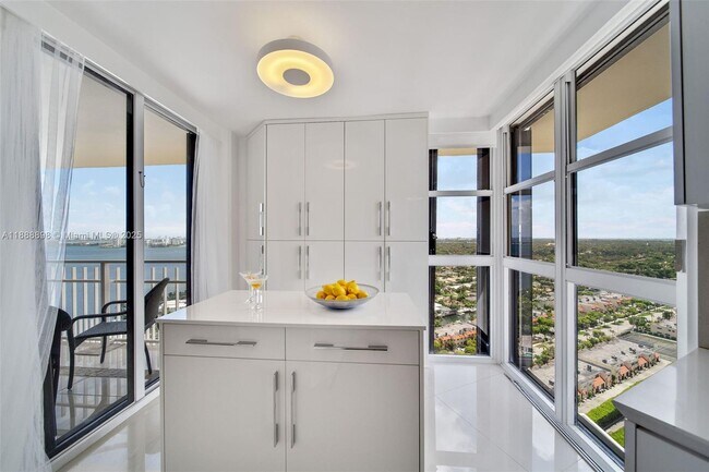 Building Photo - 4000 Towerside Terrace