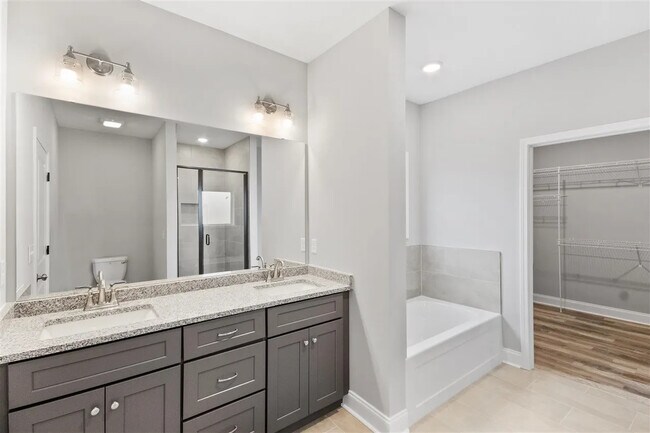 Building Photo - 7046 Shelton Ln