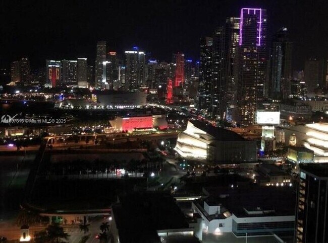 Building Photo - 1750 N Bayshore Dr