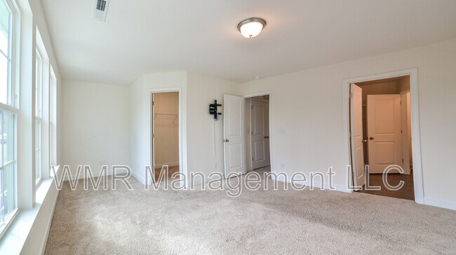 Building Photo - 145 Noble Deer Way