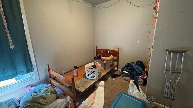 Building Photo - 10-Minute Walk to WWU with Plenty of Easy Street Parking