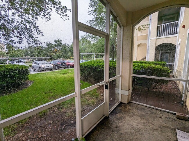 Building Photo - Beautiful Move-In Ready 3/2 Condo near Town Center & UNF