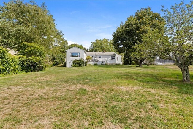 Building Photo - 331 3rd Beach Rd