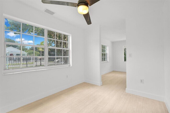 Building Photo - 151 NW 42nd St