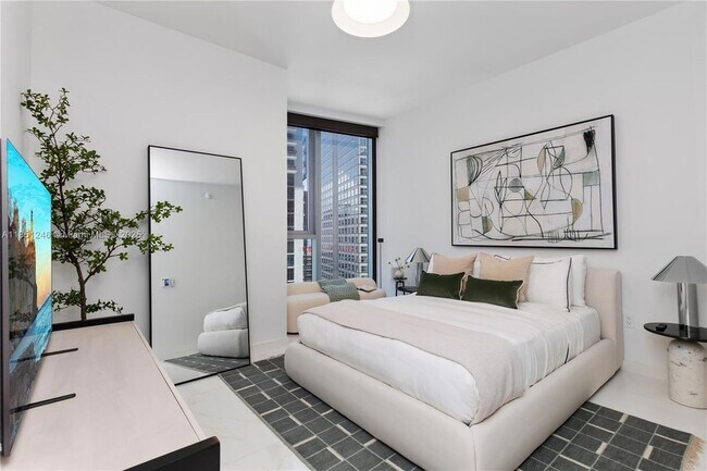 Building Photo - 300 Biscayne Blvd Way