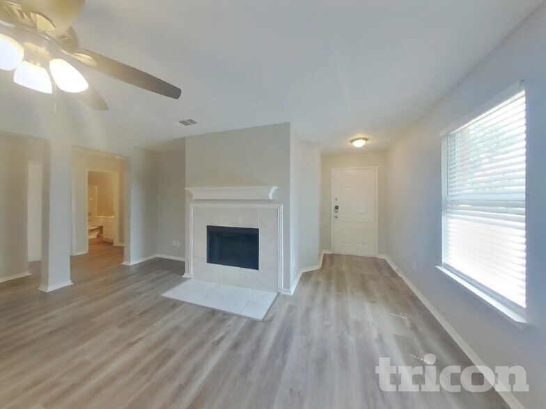 Building Photo - 612 Rockbrook Dr