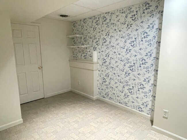 Building Photo - Beautiful Luxury Townhome in Lancaster