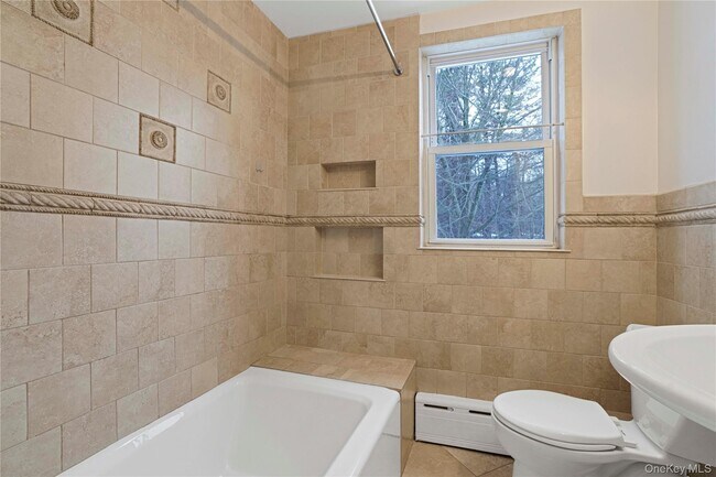 Building Photo - 206 New Broadway