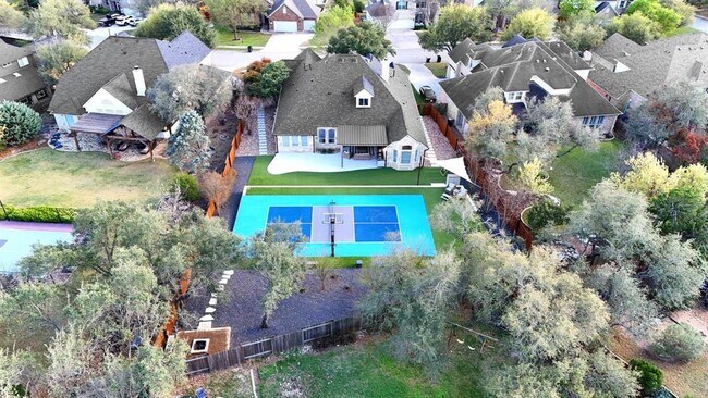 Building Photo - 131 Eaton Ln
