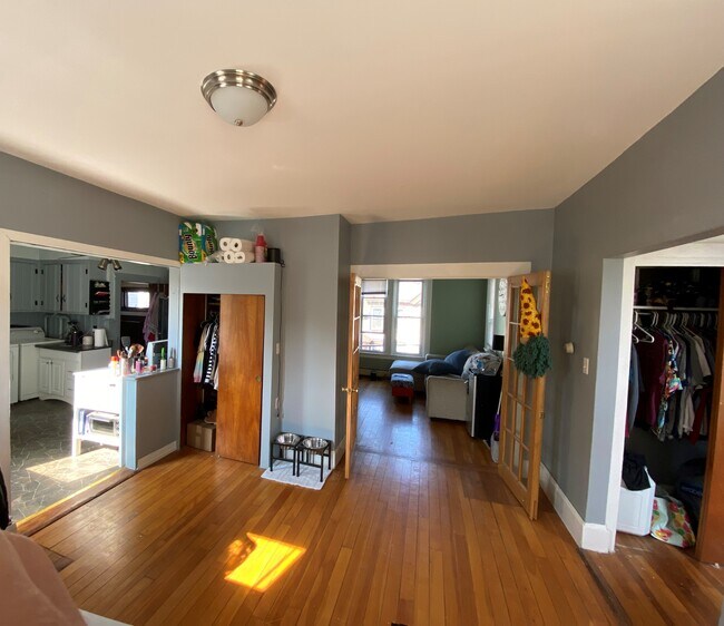 Building Photo - 10 Burtt St