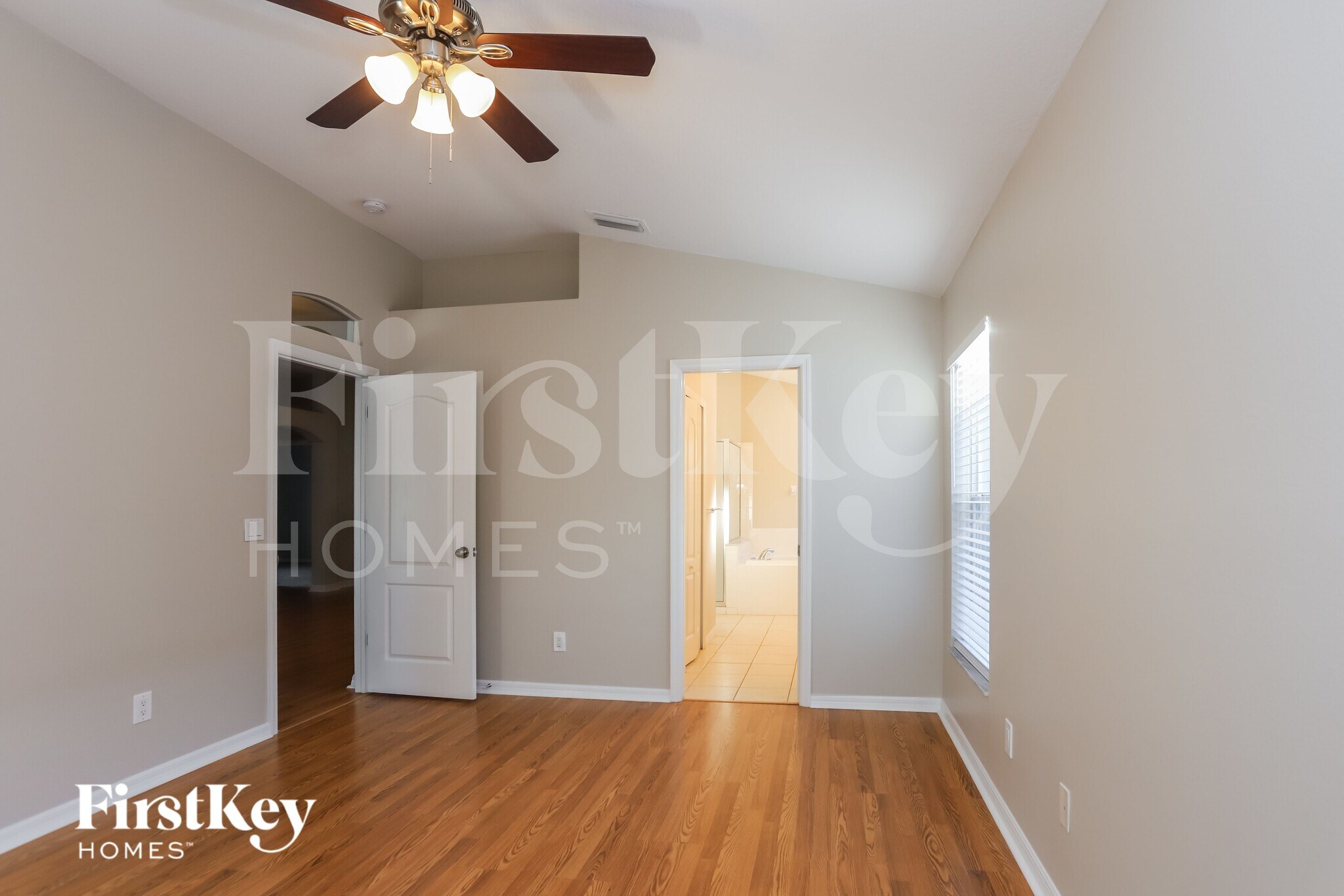 Building Photo - 9836 Laurel Ledge Dr