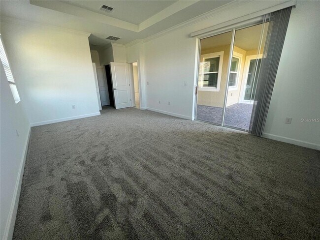 Building Photo - 8855 Fallen Oak Dr