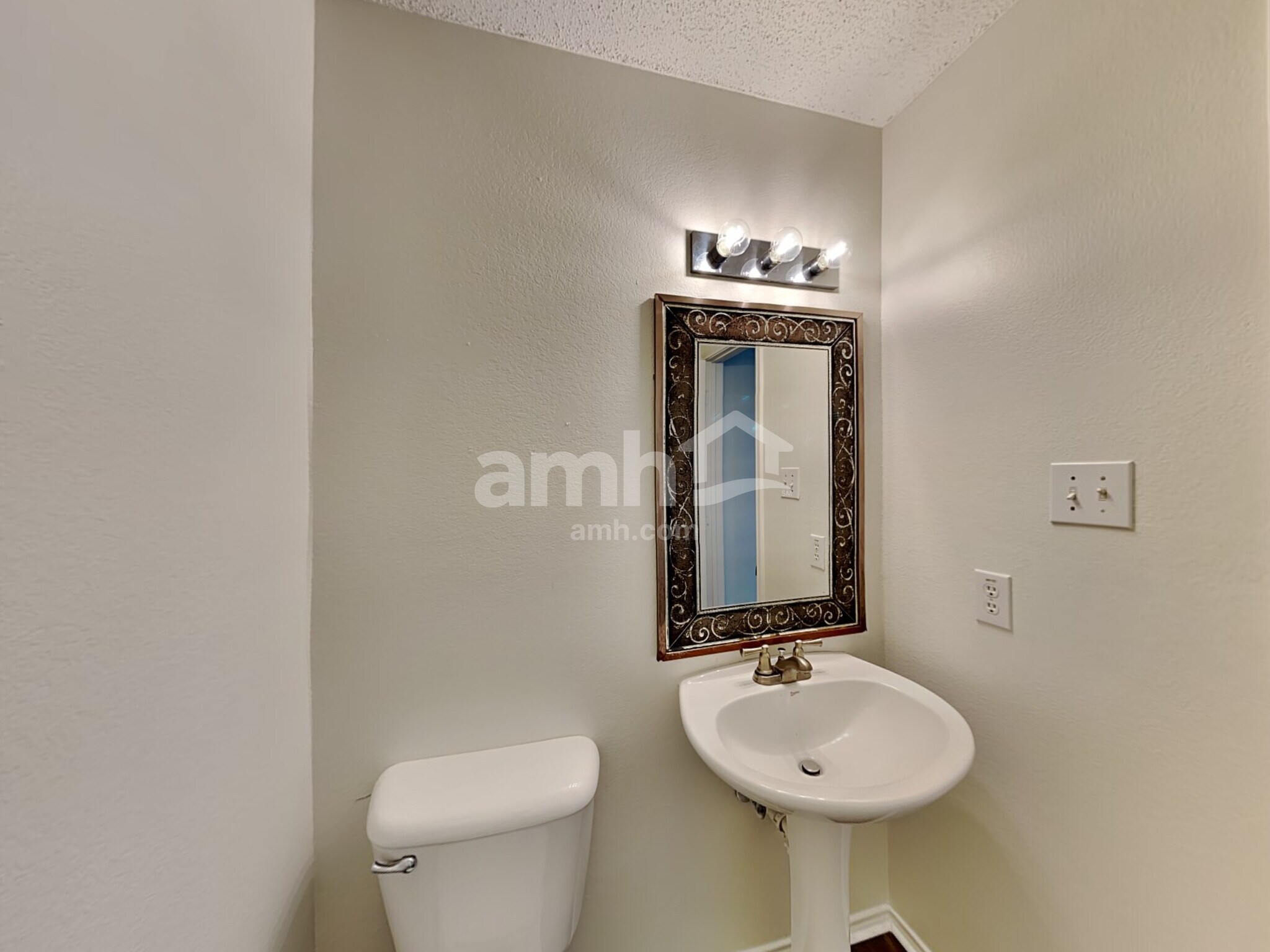 Building Photo - 14847 Canyon Ridge Dr