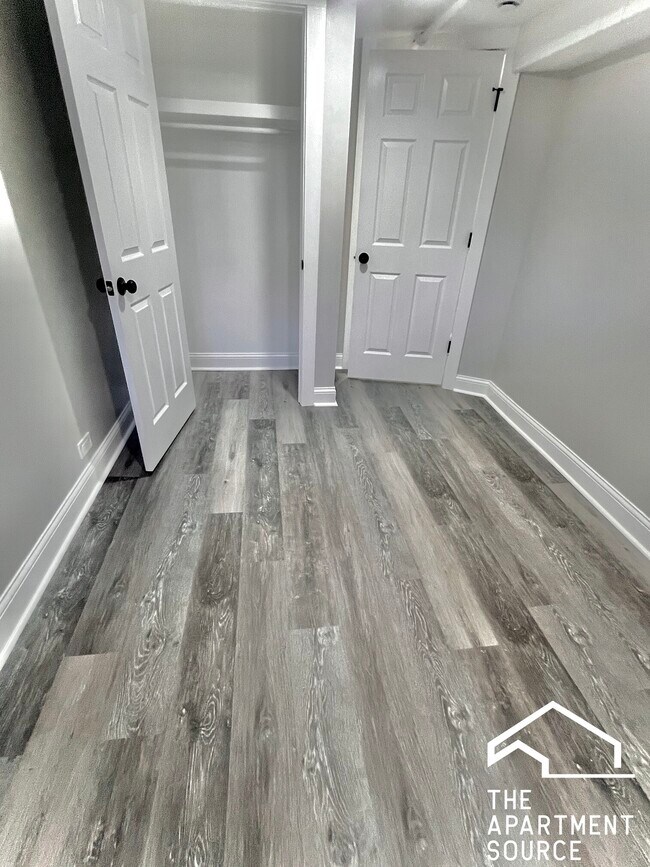 Building Photo - 2937 N Fairfield Ave