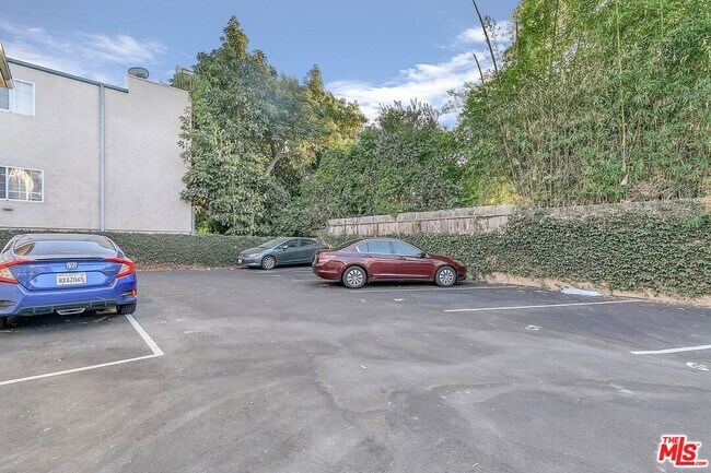 Building Photo - 4919 Coldwater Canyon Ave