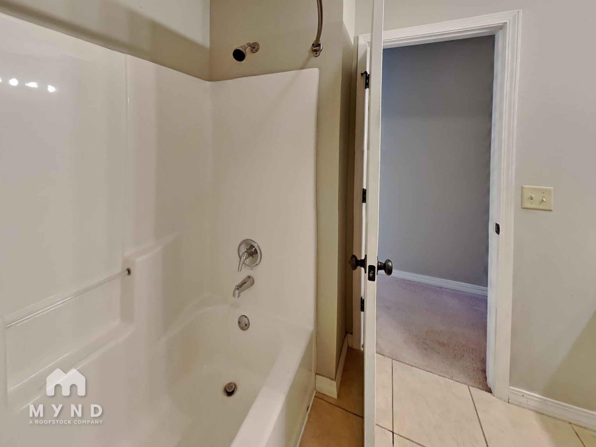 Building Photo - 664 S Mahn Ave