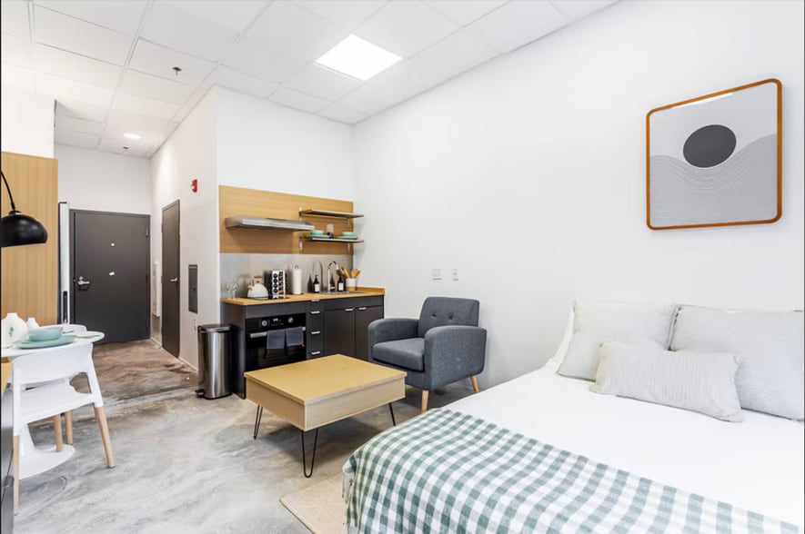 Interior Photo - Encore