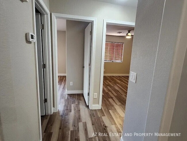 Building Photo - 8642 W Echo Ln