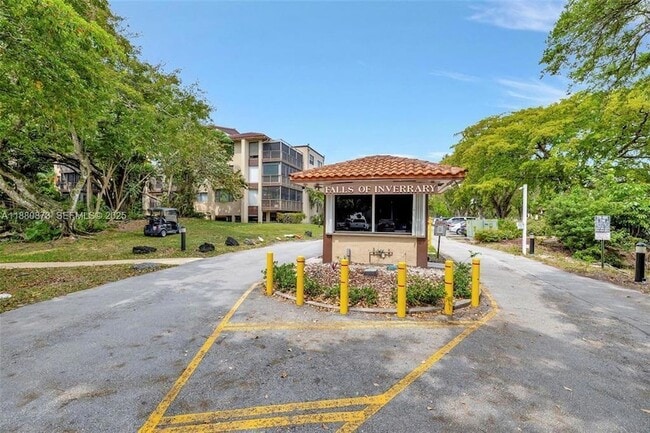 Building Photo - 6010 S Falls Cir Dr