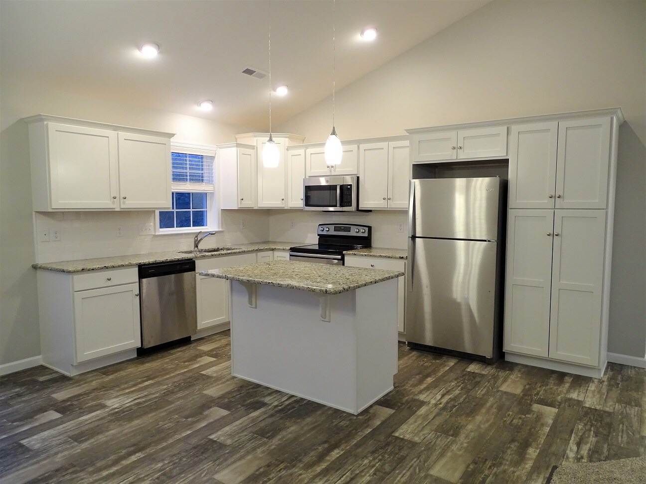 Building Photo - 207 Abbey Ln