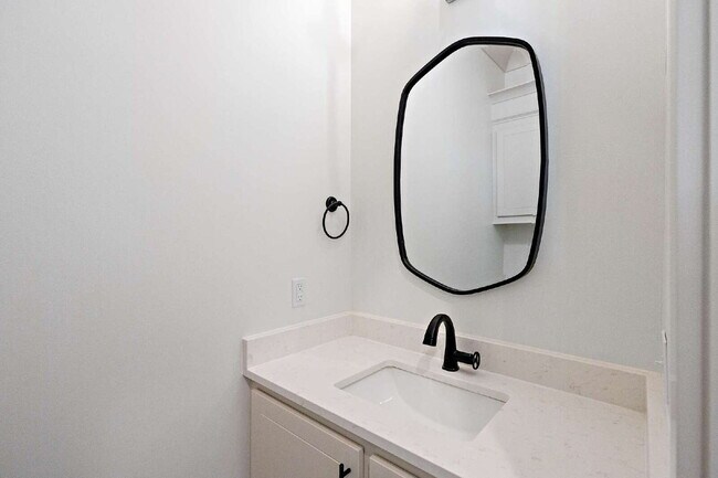 Building Photo - Luxury Townhome for Rent in Waterpointe | 3 Bed | 2.5 Bath | Private Courtyard