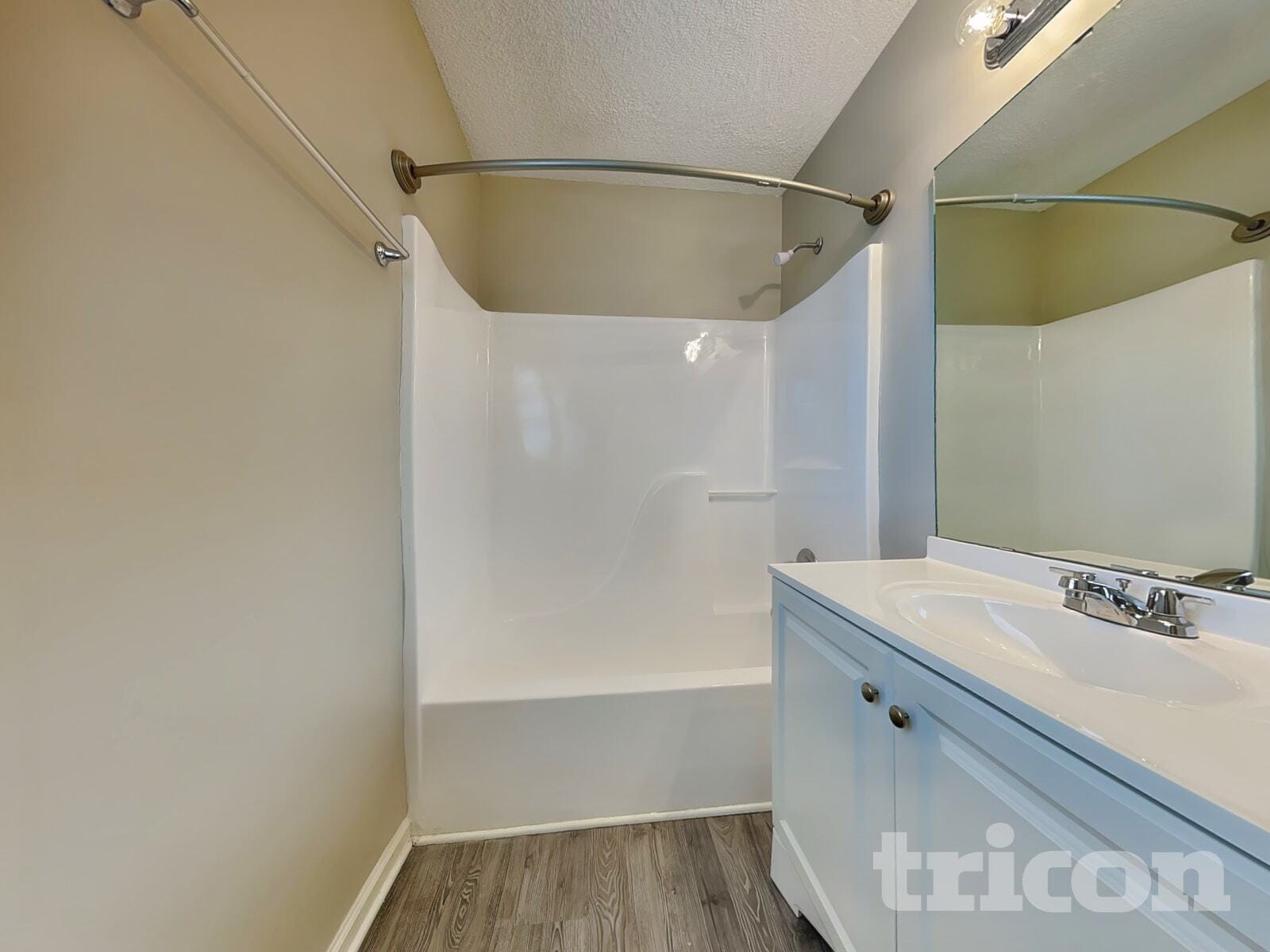 Building Photo - 5 High Glen Ct