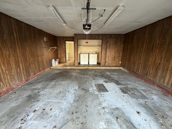 Building Photo - 1708 S 5th St