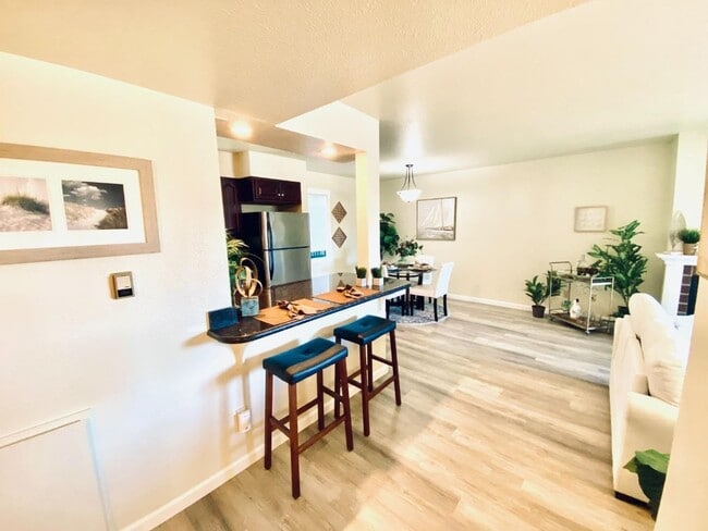 Building Photo - Prime Central Location / Available NOW!!!