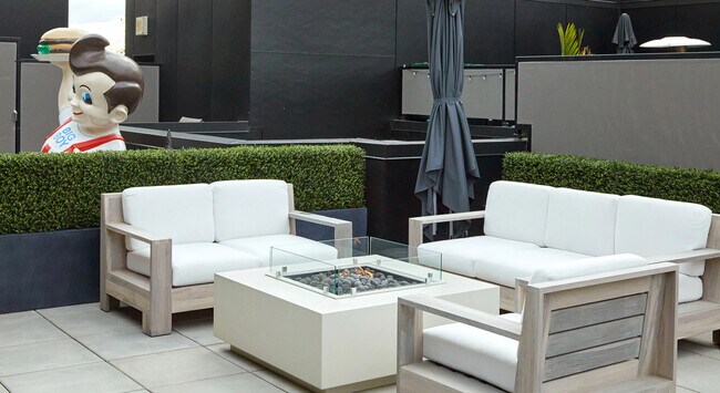 Building Photo - 2773 N Hampden Ct