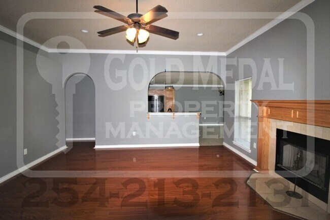 Building Photo - 401 Hedy Dr
