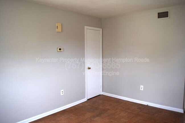 Building Photo - 1216 Hoover Ave