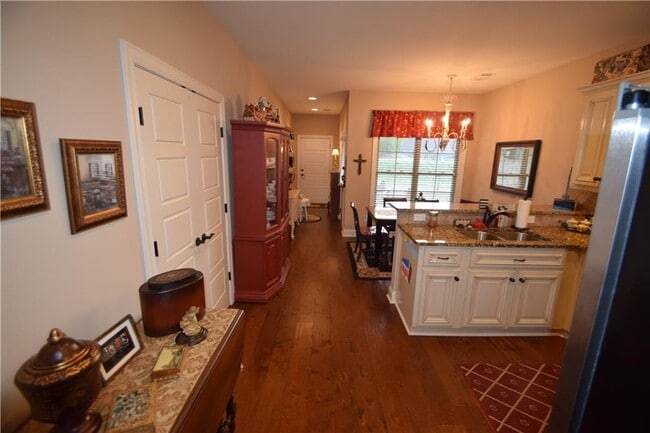 Building Photo - 983 Starr Ct