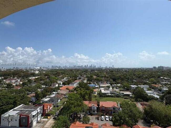 Building Photo - 1627 SW 37th Ave