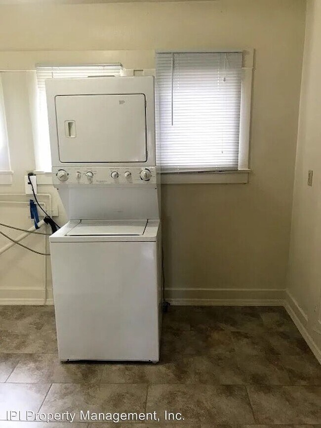 Building Photo - Lovely Vintage Home in North Park