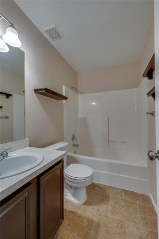 Building Photo - 5572 Spring Ridge Dr