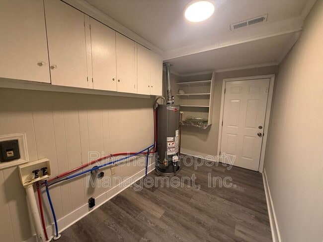 Building Photo - 216 Meade St