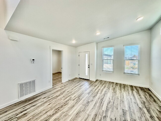 Building Photo - 1101 States Ave