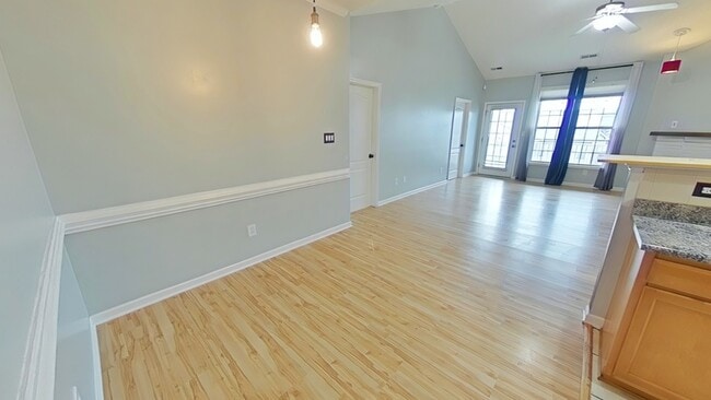 Building Photo - 1324 Kershaw Loop