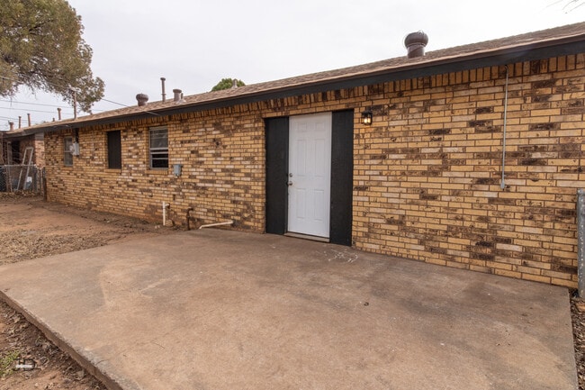 Building Photo - 1808 Las Cruces Ln