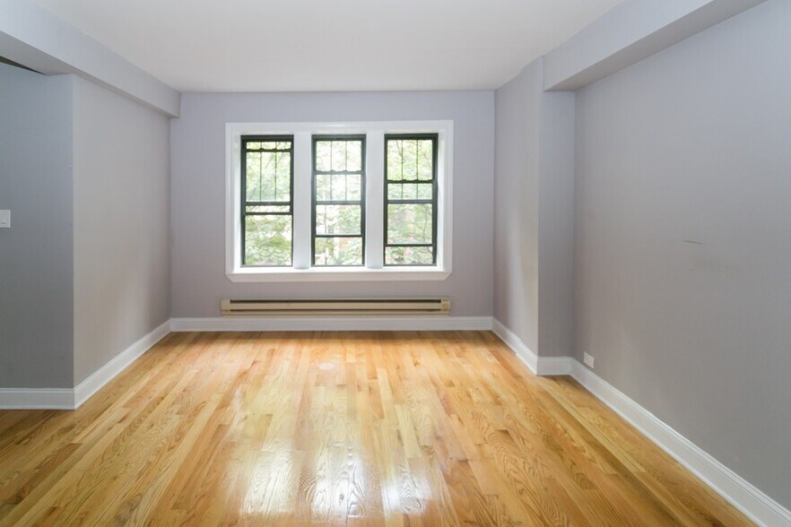 Building Photo - 1352 N Dearborn St