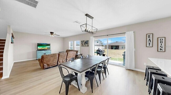 Building Photo - Spacious 5bed - With Amenities!