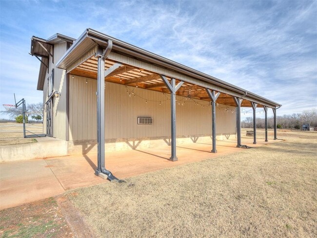 Building Photo - 18186 State Hwy 74B