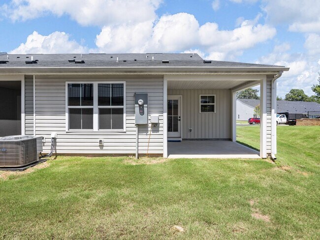 Building Photo - Move In Special - Greenville Dream Townhome: Modern 3 BR, 2.5 BA Steps from the Swamp Rabbit Trai...