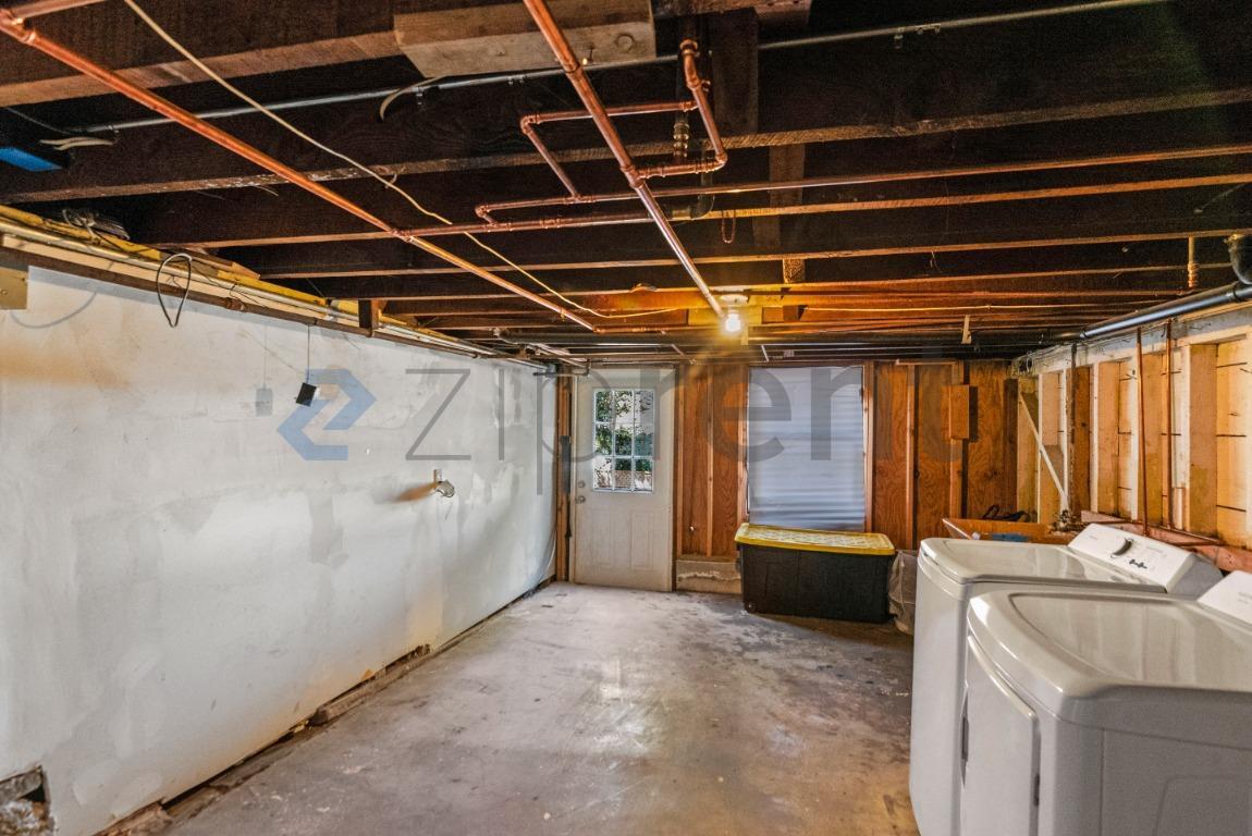 Building Photo - Unit 377