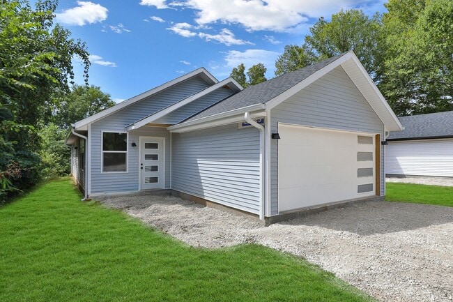 Building Photo - BRAND NEW 3 Bedroom | 2 Bathroom | 2 Car G...