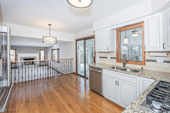 Building Photo - 6235 Sunnywood Dr