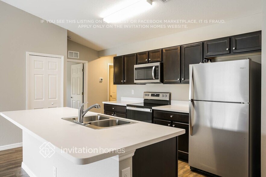 Building Photo - 1509 Talavera St SE