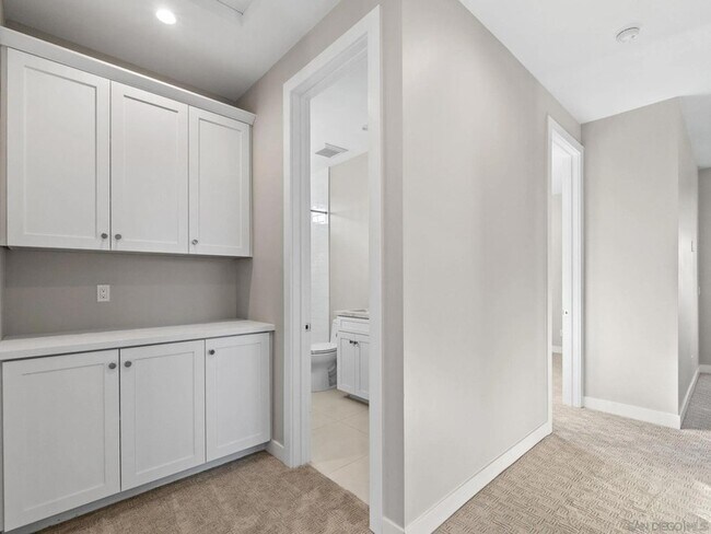 Building Photo - 2954 Copley Ave
