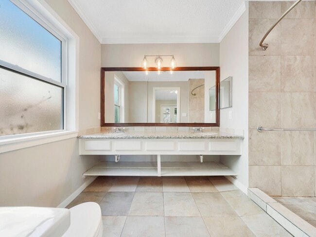 Building Photo - 21214 Park Willow Dr